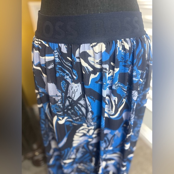BOSS RTR
Vapliso Skirt Blue Abstract Print Women's Skirt - Picture 7 of 17